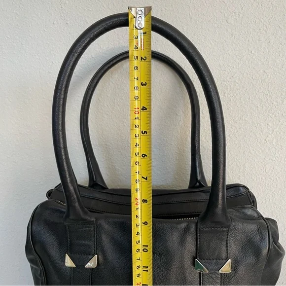 See By Chloe Black Leather Zipper Tote Bag - Picture 8 of 17
